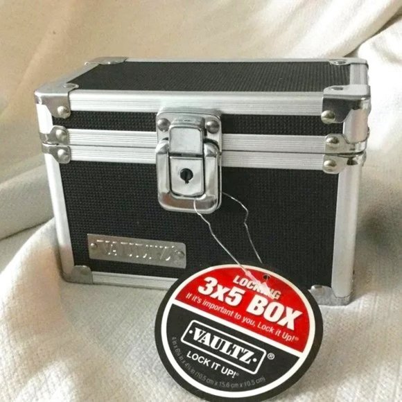 VAULTZ Lockbox with Key 3 x 5 Storage Box NEW - Picture 1 of 8